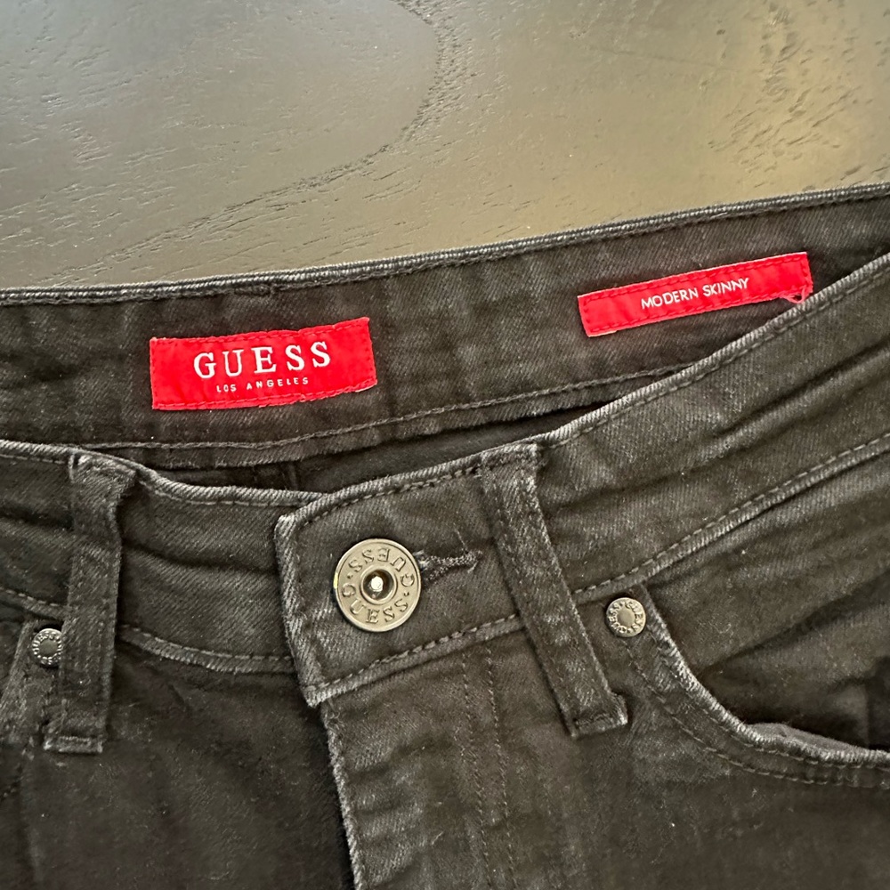 Men's Black Guess Jeans. Modern Skinny. Size 33-30.